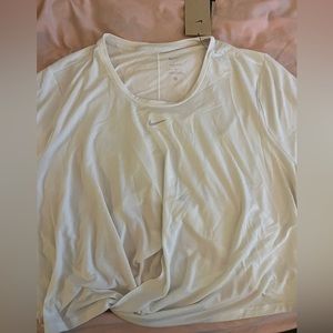 Plus size Nike Women’s 2X workout shirt